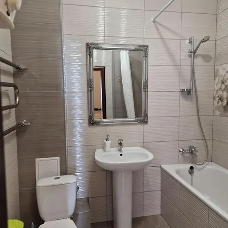 Видовые Апартаменты Kyiv Exterior photo